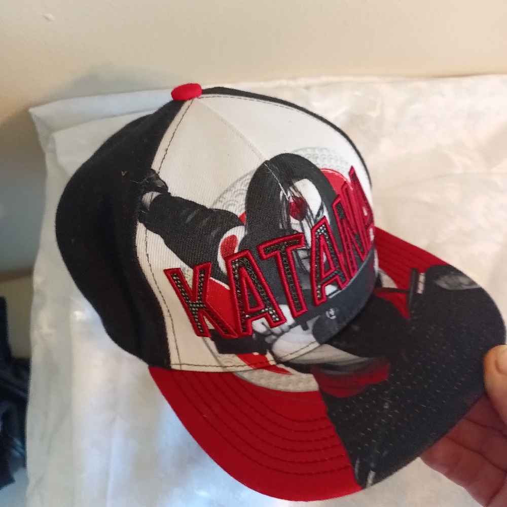 Suicide squad Katana dc comics black red hat